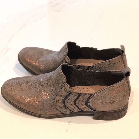 Collection By Clark's Studded Metallic Leather Slip-On Loafers Size 7.5 - Picture 5 of 10